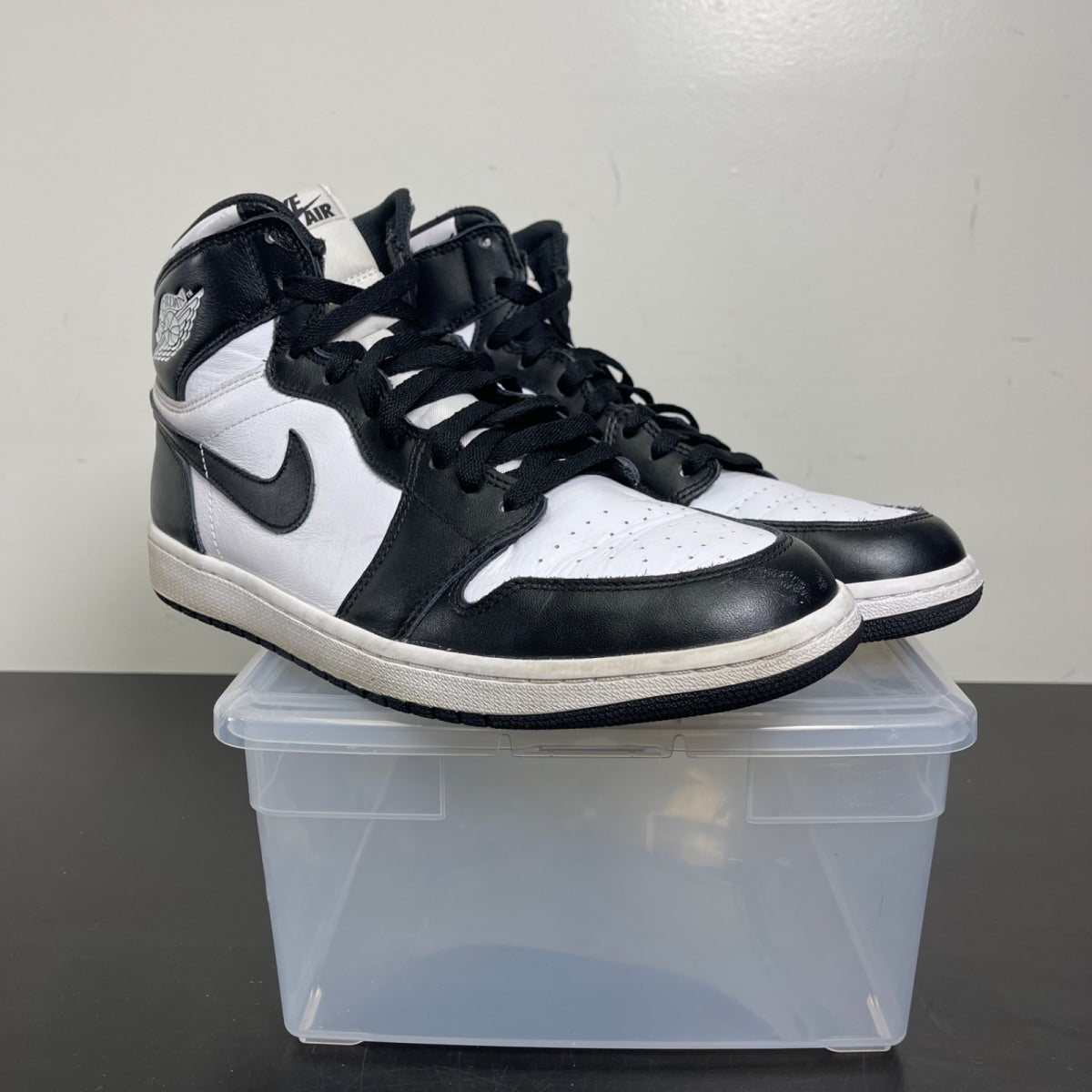 Jordan 1 Retro Black White (2014) 12 (Moderately Worn Pre-Owned)JordanBlack/White-Black - Image 1