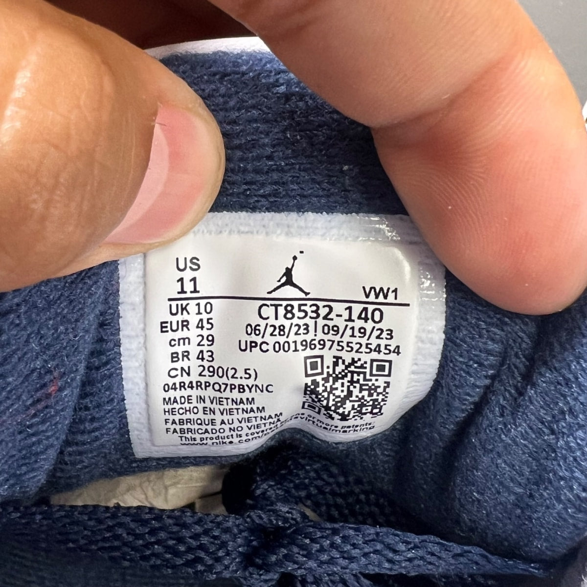 Jordan 3 Retro Midnight Navy 11 (Lightly Worn Pre-Owned)JordanWhite/Cement Grey/Black/Midnight Navy - Image 6