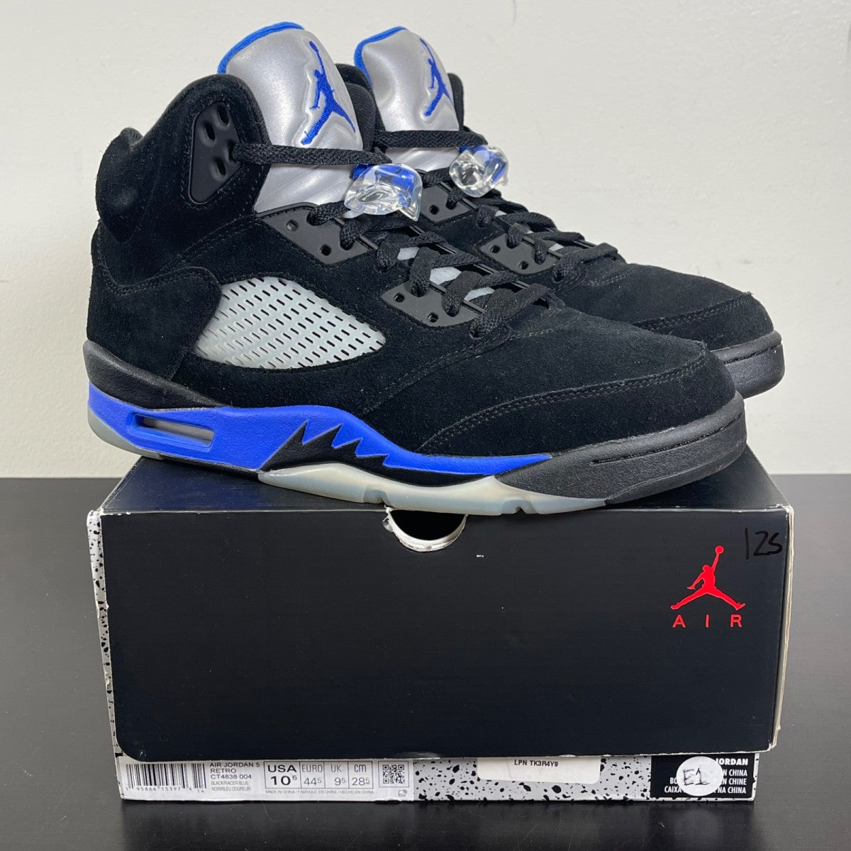 Jordan 5 Retro Racer Blue 10.5 (Moderately Worn Pre-Owned)JordanBlack/Racer Blue-Reflective Silver - Image 1