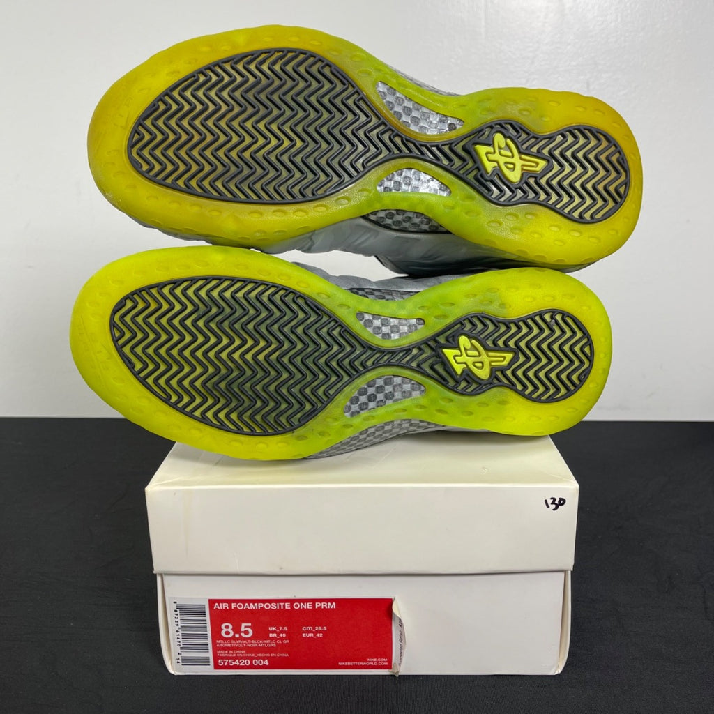 Nike Air Foamposite One Silver Volt Camo 8.5 (Moderately Worn Pre-Owned)NikeMetallic Silver/Volt-Black - Image 5