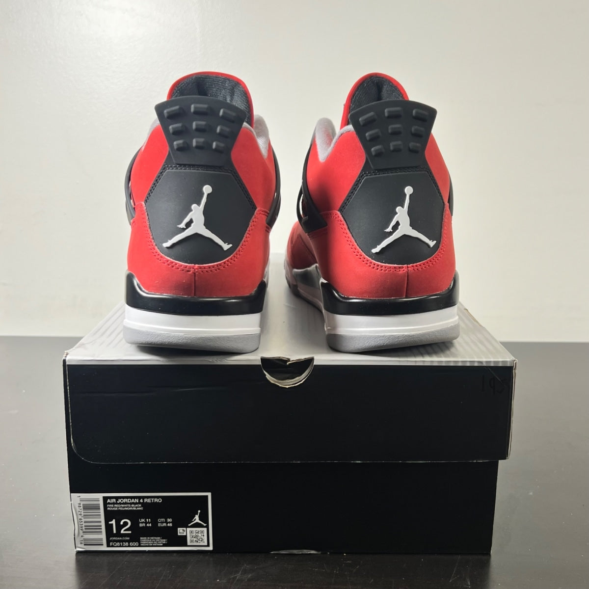 Jordan 4 Retro Toro Bravo (2026) 12 (Lightly Worn Pre-Owned)JordanFire Red/White/Black/Cement Grey - Image 6