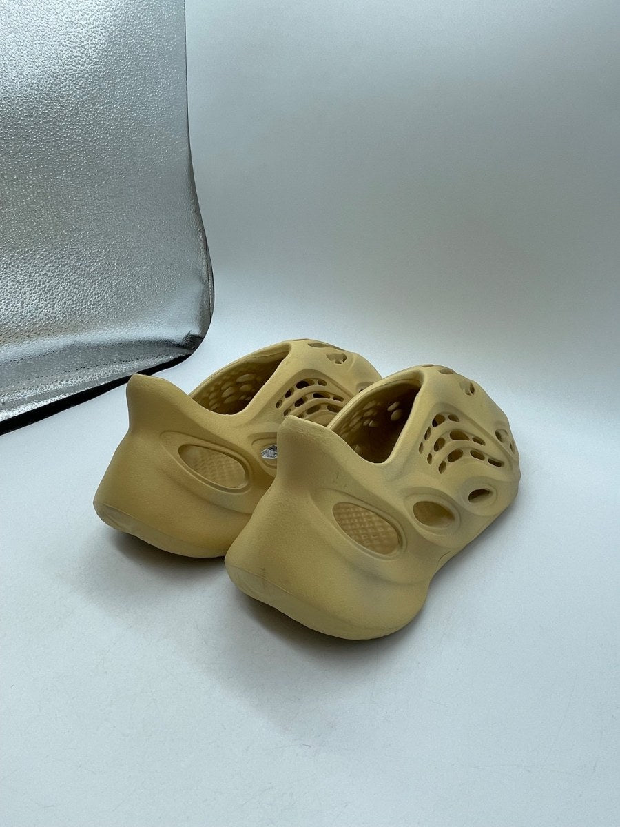 adidas Yeezy Foam RNR Desert Sand 11 (Moderately Worn Pre-Owned) - Image 5