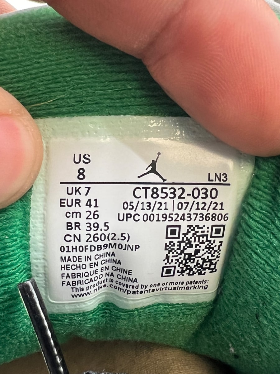 Jordan 3 Retro Pine Green 8 (Lightly Worn Pre-Owned) - Image 7