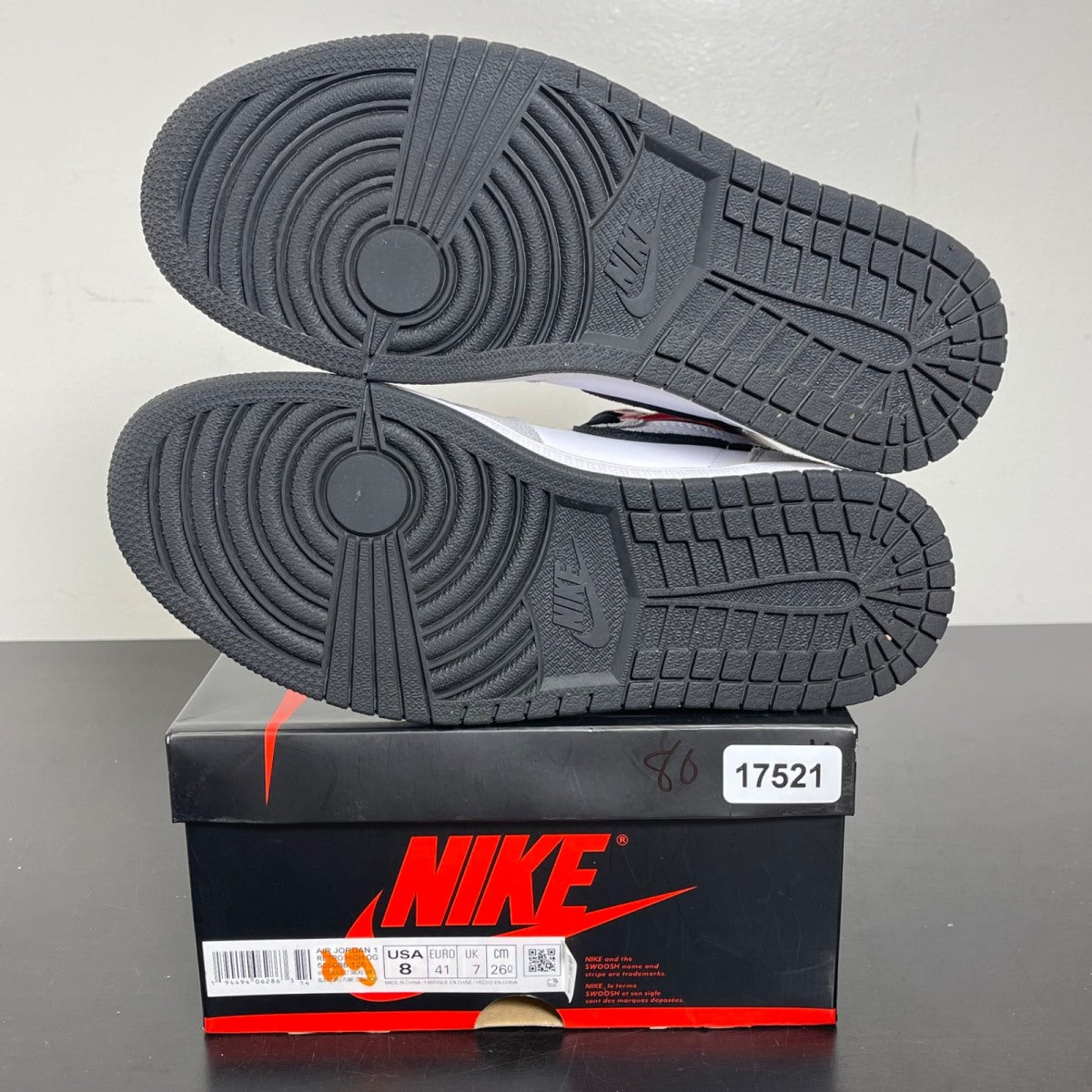 Jordan 1 Retro High Light Smoke Grey 8 (Moderately Worn Pre-Owned)JordanWhite/Black-Light Smoke Grey-Varsity Red - Image 5