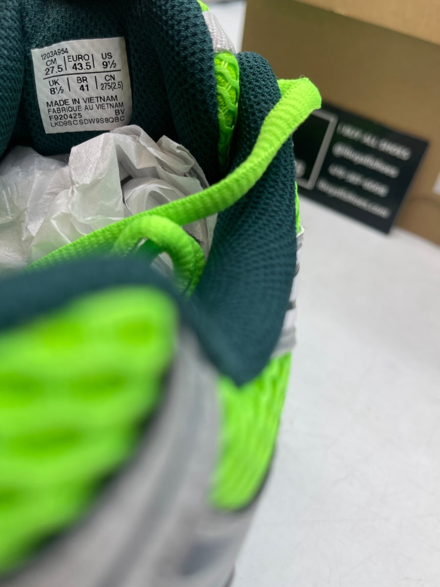 ASICS Gel-Sekiran Green Gecko 9.5 (Moderately Worn Pre-Owned)