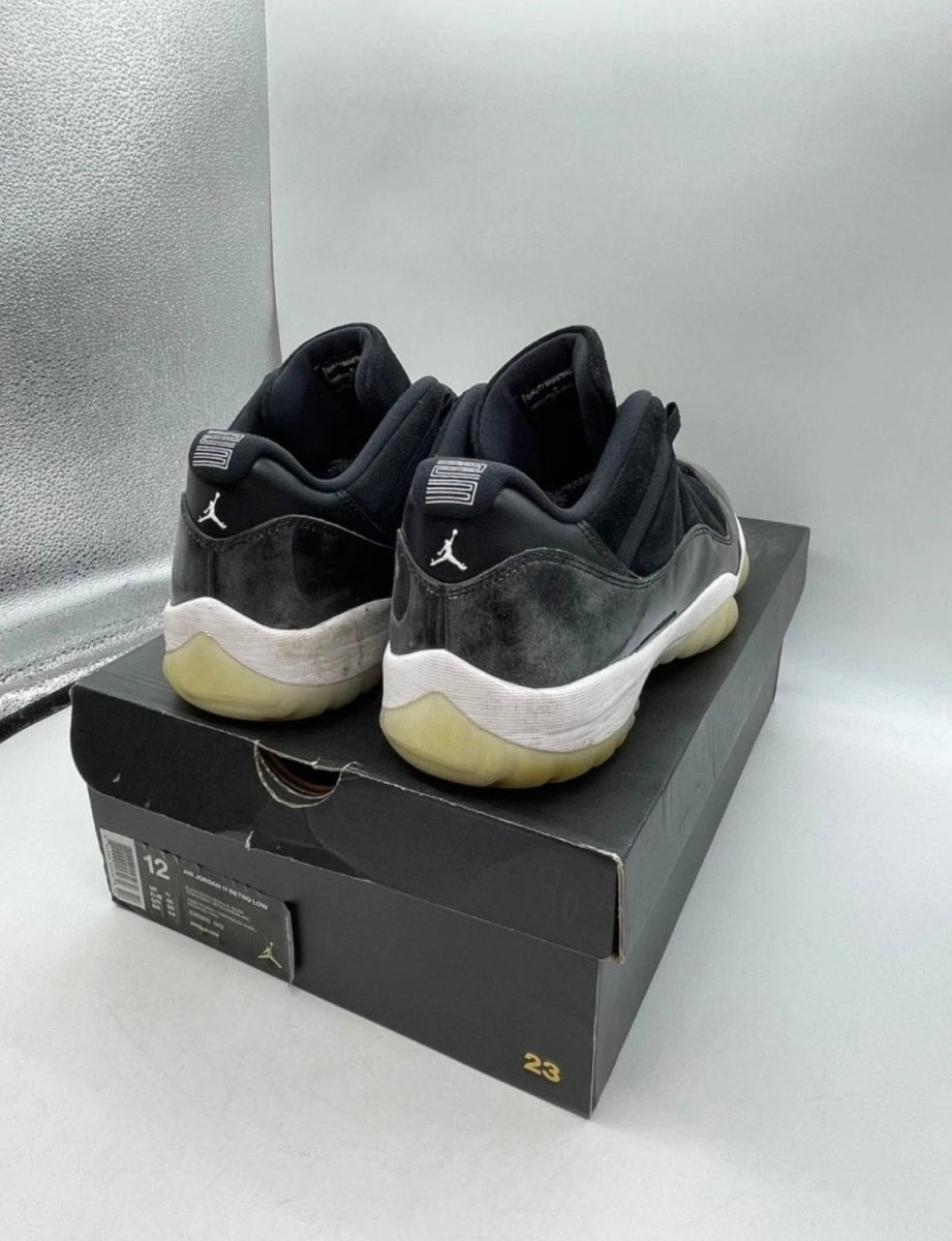 Jordan 11 Retro Low Barons 12 (Lightly Worn Pre-Owned)JordanBlack/Metallic Silver-White - Image 5