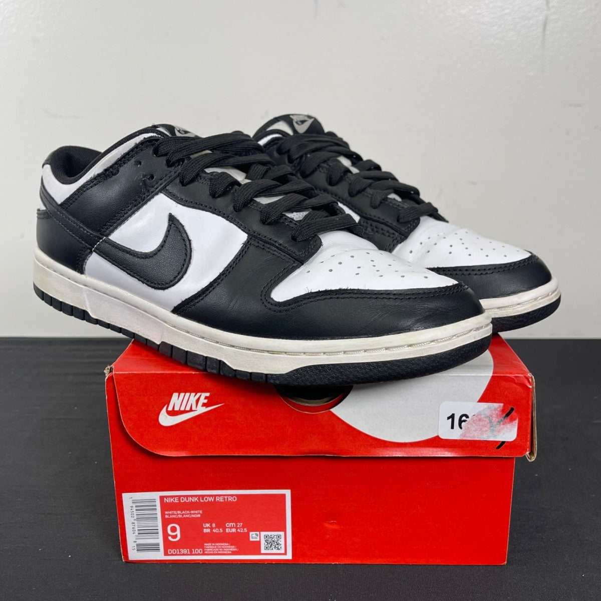 Nike Dunk Low Retro White Black Panda 9 (Moderately Worn Pre-Owned)NikeWhite/Black - Image 1