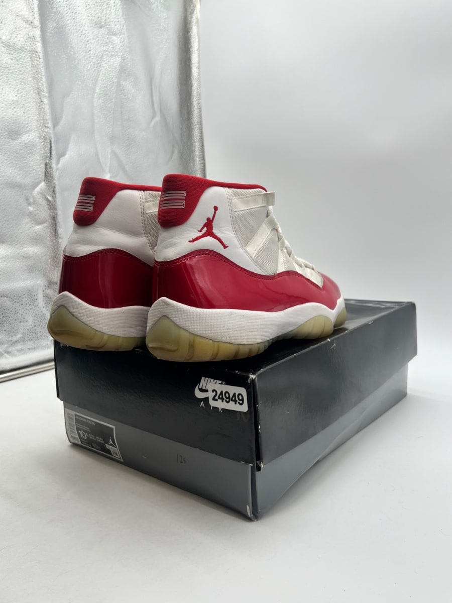 Jordan 11 Retro Cherry (2022) 10.5 (Moderately Worn Pre-Owned)JordanWhite/Varsity Red/Black - Image 5