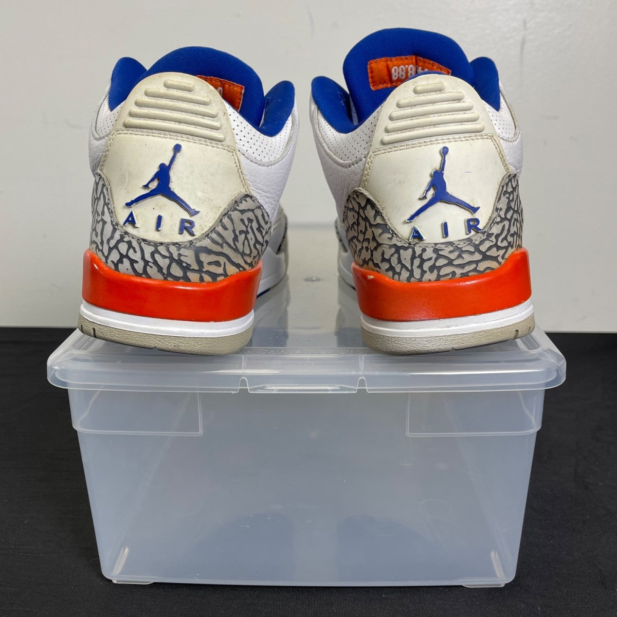 Jordan 3 Retro Knicks 8 (Moderately Worn Pre-Owned)JordanWhite/Old Royal-University Orange-Tech Grey - Image 4