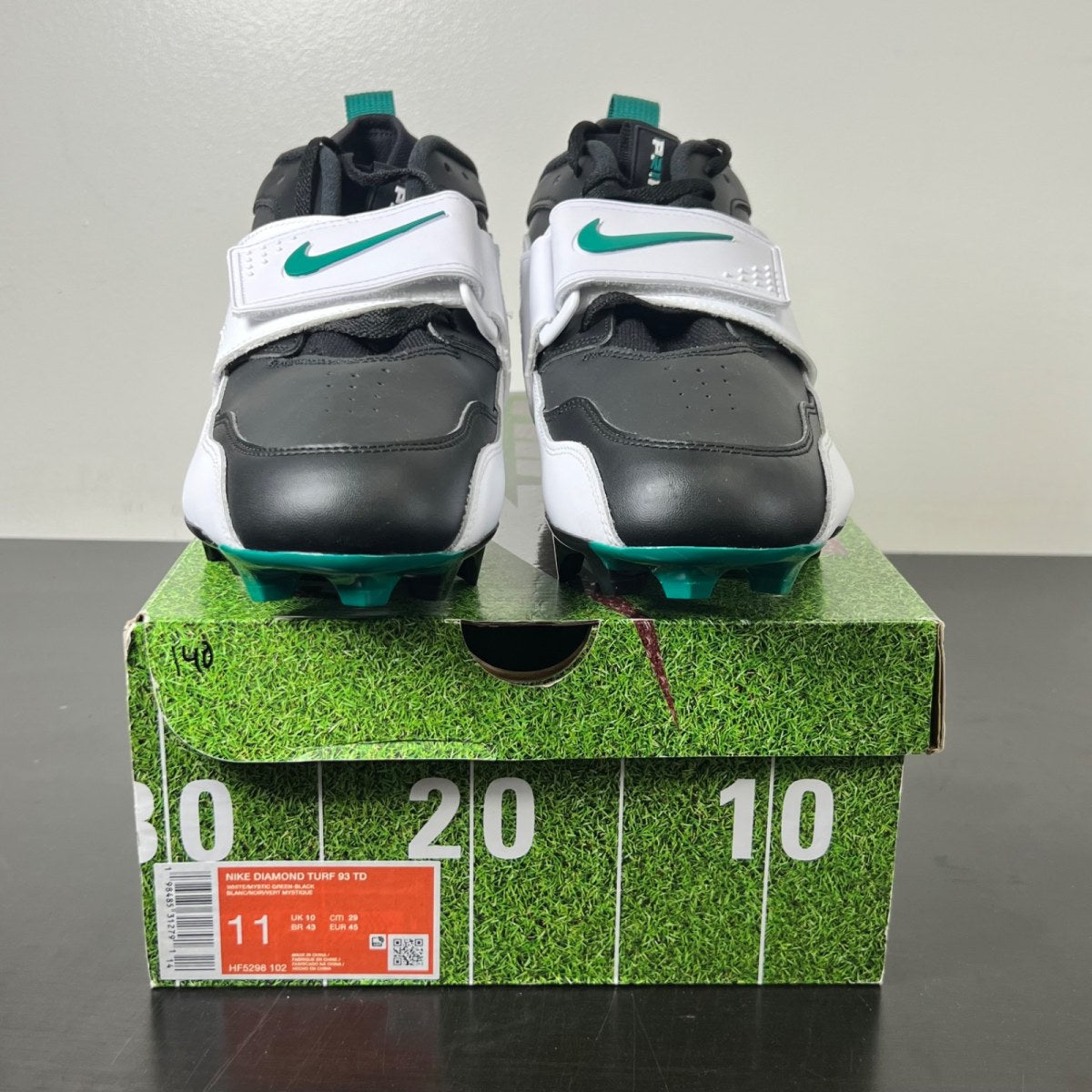Nike Diamond Turf 93 TD Emerald 11 (New Pre-Owned)NikeWhite/Black/Metallic Gold/Mystic Green - Image 2