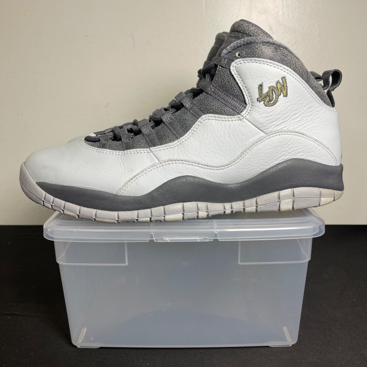 Jordan 10 Retro London (Size 12) - aux