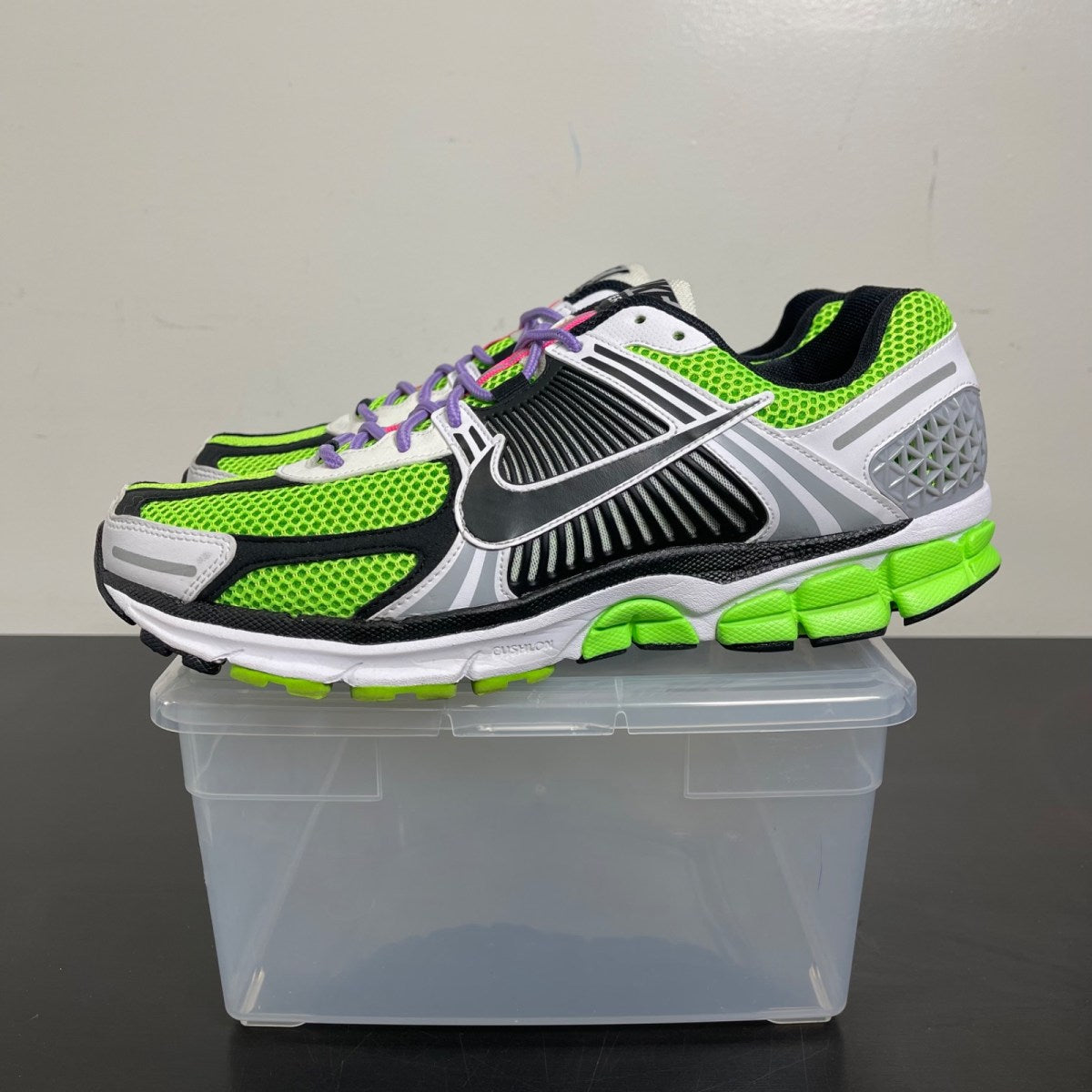 Nike Zoom Vomero 5 Electric Green Black 12 (Moderately Worn Pre-Owned)NikeElectric Green/Black-Sail - Image 3