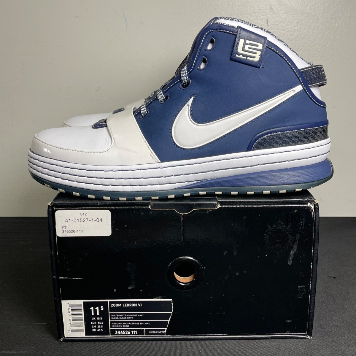 Nike LeBron 6 Yankees (Size 11.5) - Image 3