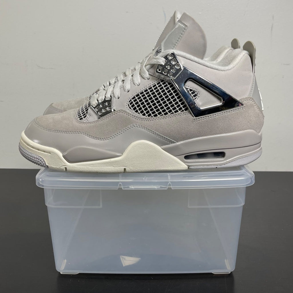 Jordan 4 Retro Frozen Moments (Women's) 12W (Moderately Worn Pre-Owned)JordanLight Iron Ore/Sail-Neutral Grey-Black-Metallic Silver - Image 3