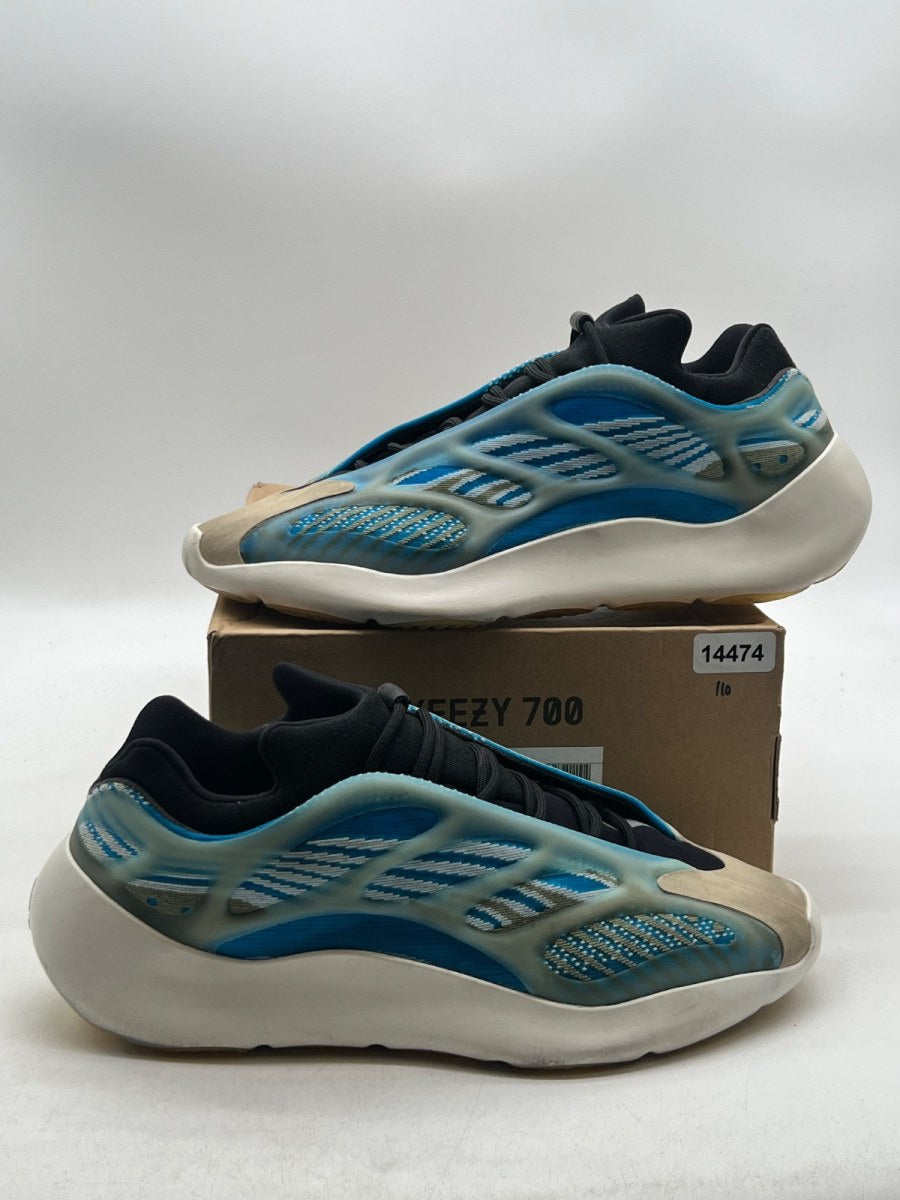 adidas Yeezy 700 V3 Arzareth 14 (Moderately Worn Pre-Owned)adidasAzareth/Azareth/Azareth - Image 1