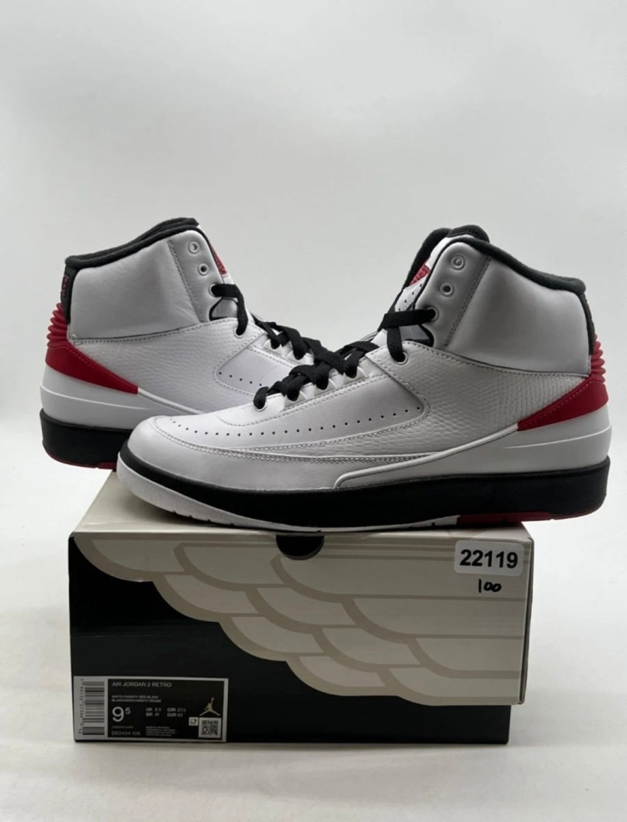 Jordan 2 Retro OG Chicago (2022) 9.5 (Lightly Worn Pre-Owned)JordanWhite/Varsity Red/Black - Image 1