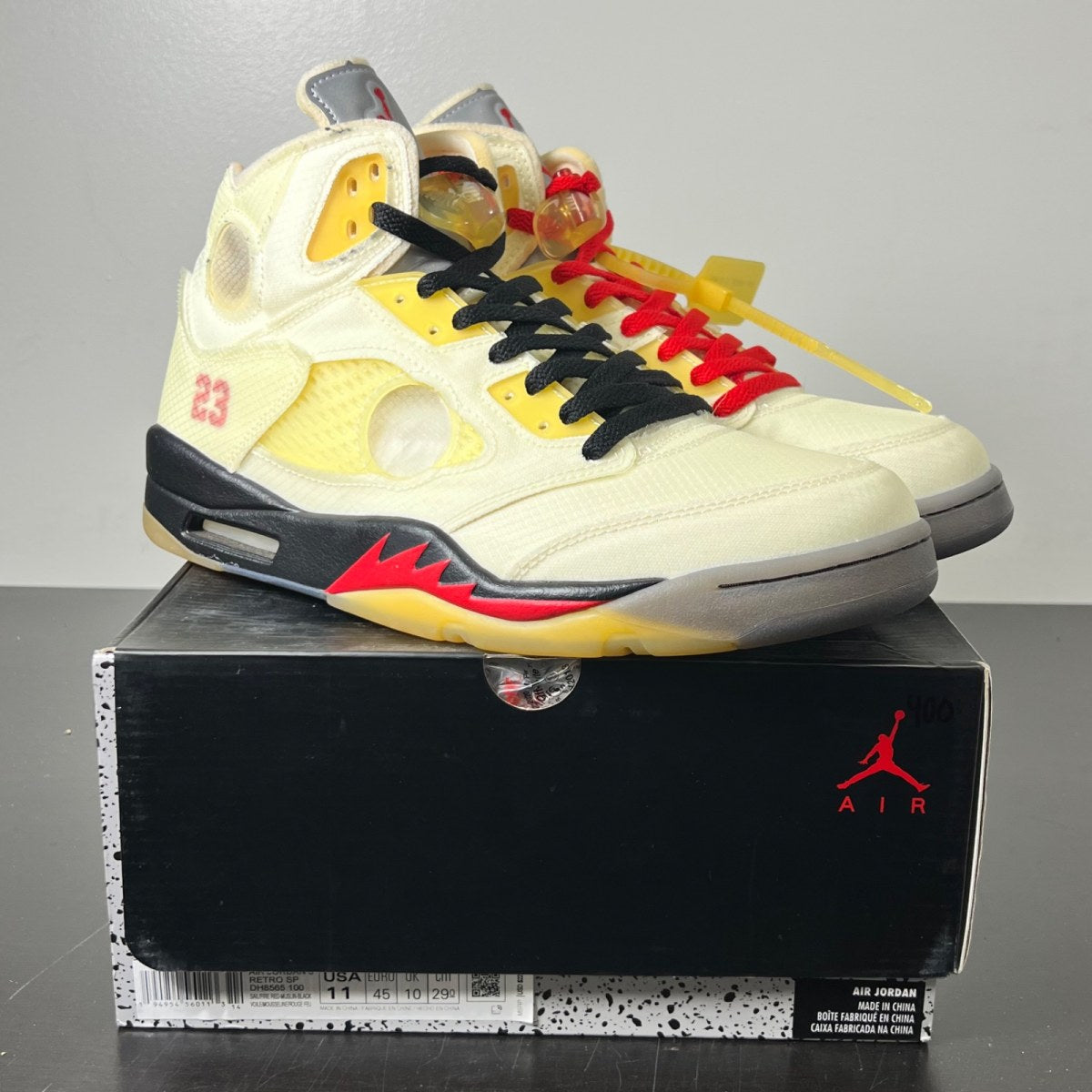 Jordan 5 Retro Off-White Sail 11 (Lightly Worn Pre-Owned)JordanSail/Fire Red-Muslin-Black - Image 1