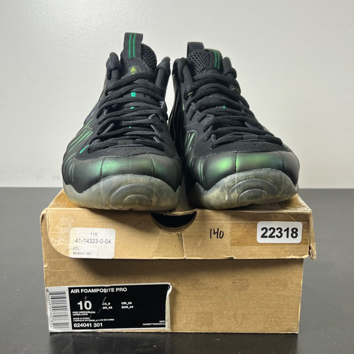 Nike Air Foamposite Pro Pine Green 10 (Moderately Worn Pre-Owned)NikePine Green/Black - Image 2