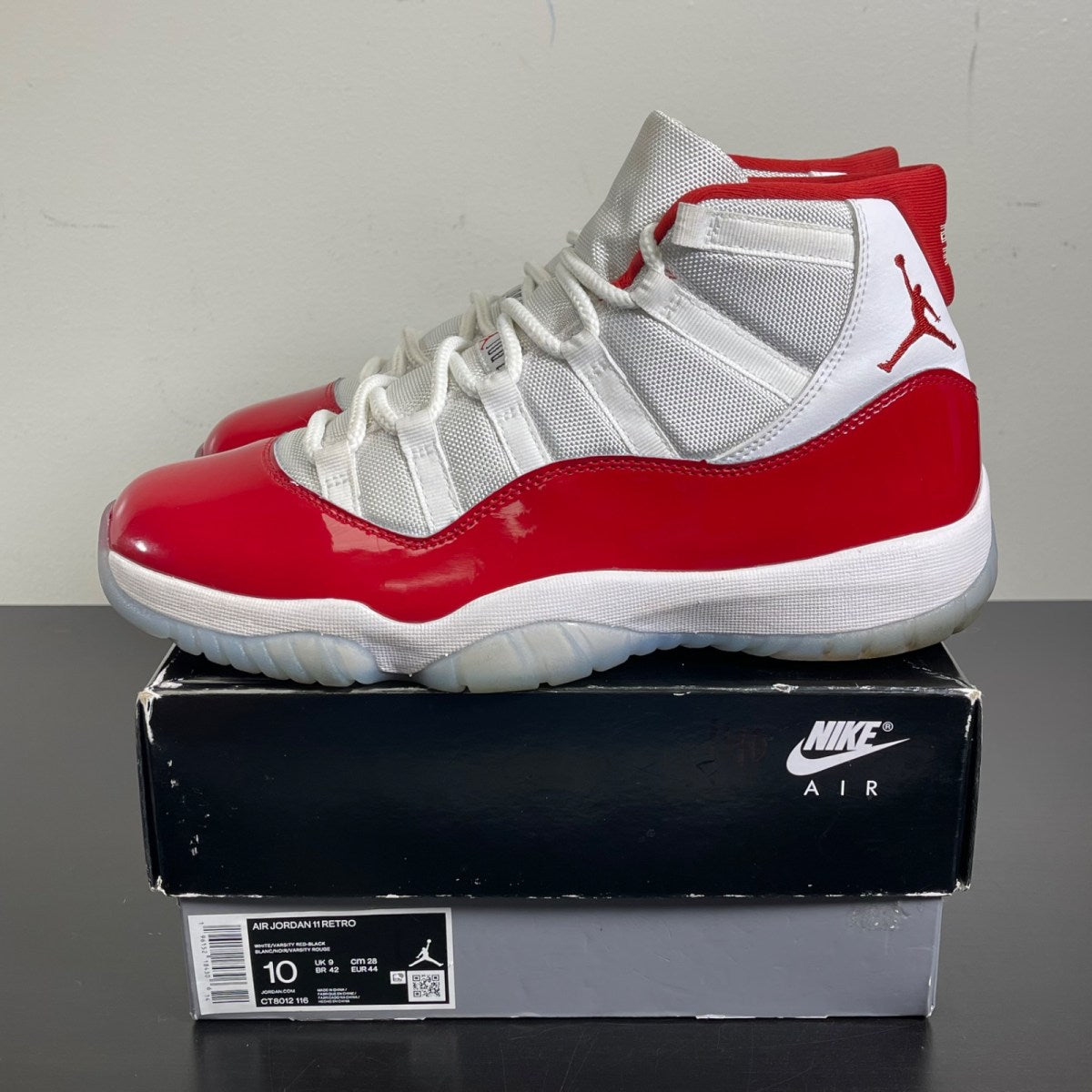 Jordan 11 Retro Cherry (2022) 10 (Moderately Worn Pre-Owned)JordanWhite/Varsity Red/Black - Image 3