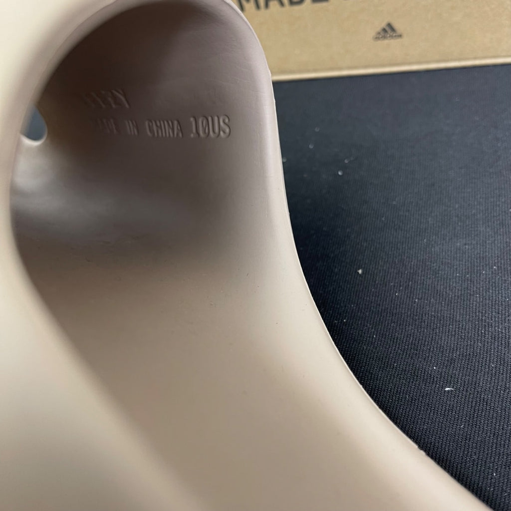 adidas Yeezy Slide Pure (First Release) 10 (Moderately Worn Pre-Owned)adidasPure/Pure/Pure - Image 6