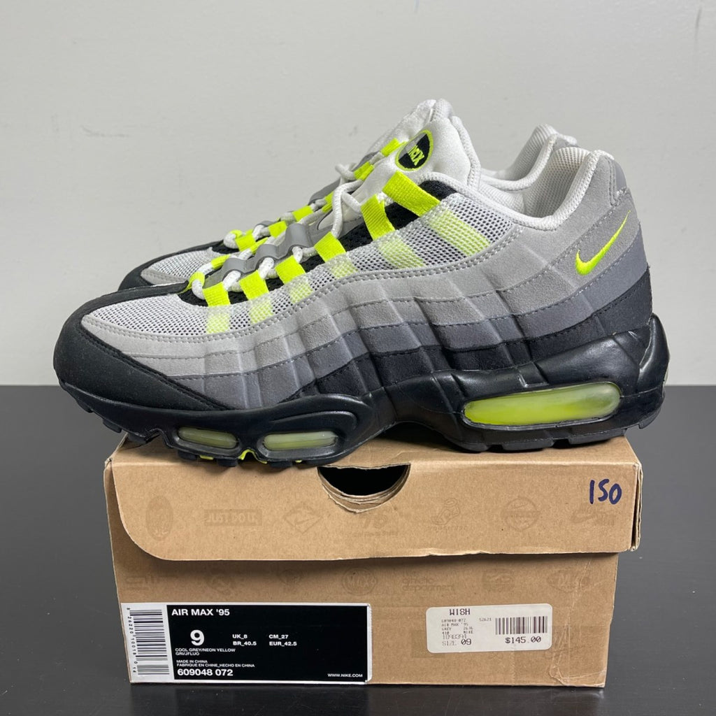 Nike Air Max 95 OG Neon (2008/2010) 9 (Moderately Worn Pre-Owned)NikeCool Grey/Neon Yellow - Image 4