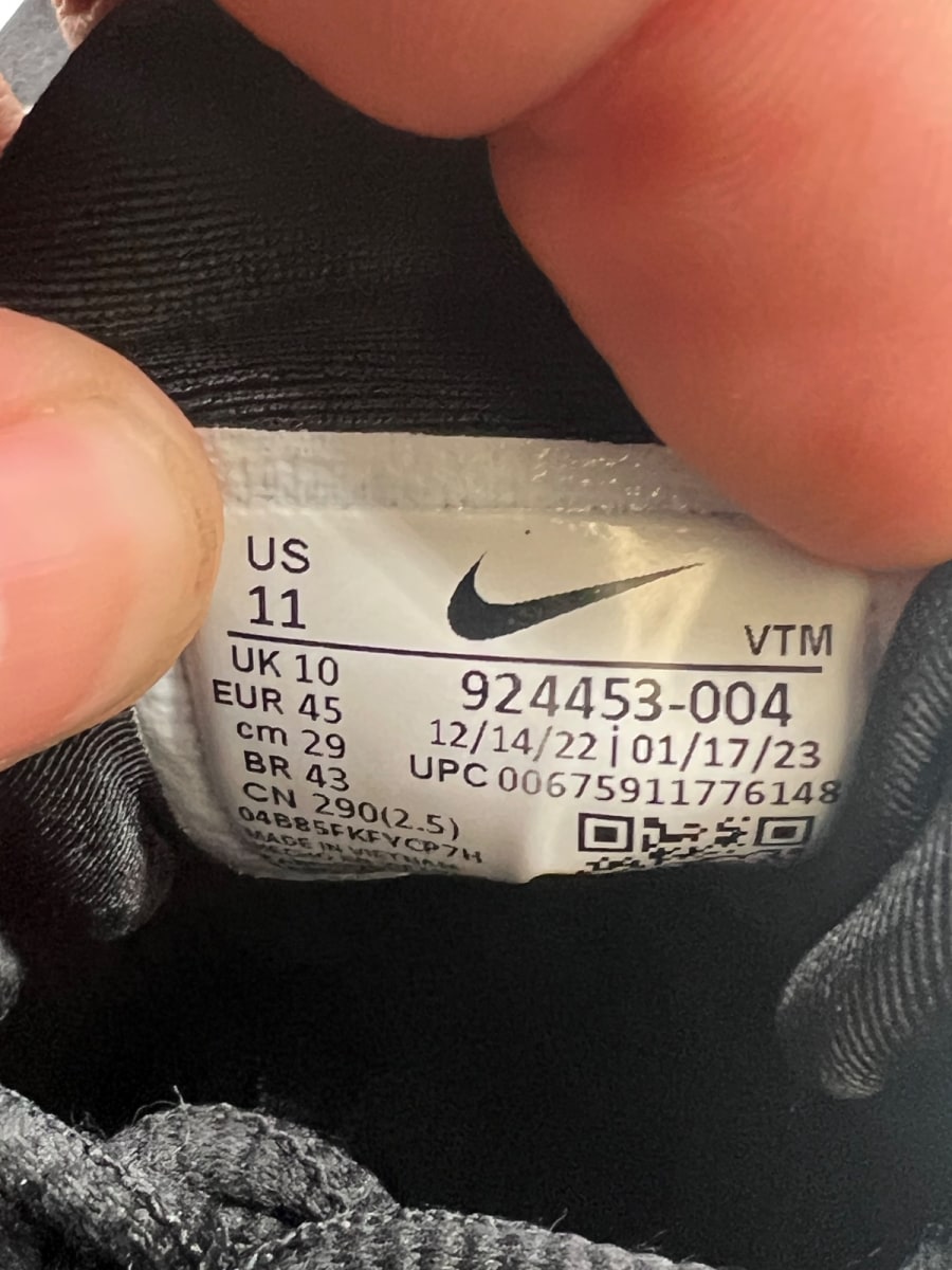 Nike Air VaporMax Plus Triple Black 11 (Lightly Worn Pre-Owned) - Image 8