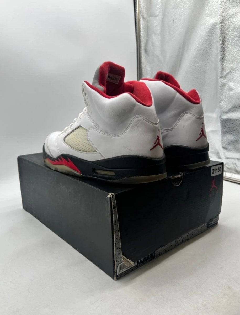 Jordan 5 Retro Fire Red (2013) 14 (Heavily Worn Pre-Owned)JordanWhite/Fire Red-Black - Image 4