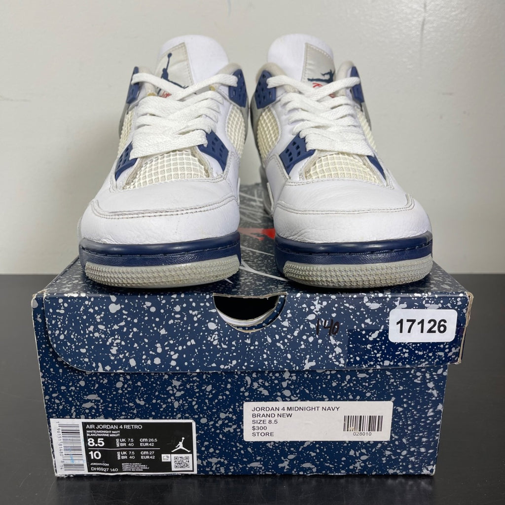 Jordan 4 Retro Midnight Navy 8.5 (Moderately Worn Pre-Owned)JordanWhite/Midnight Navy/Light Smoke Grey-Fire Red - Image 2