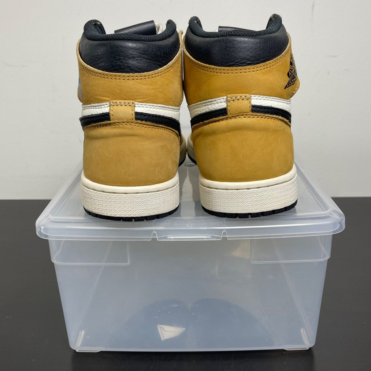Jordan 1 Retro High Rookie of the Year 9 (Moderately Worn Pre-Owned)JordanGolden Harvest/Black-Sail - Image 4