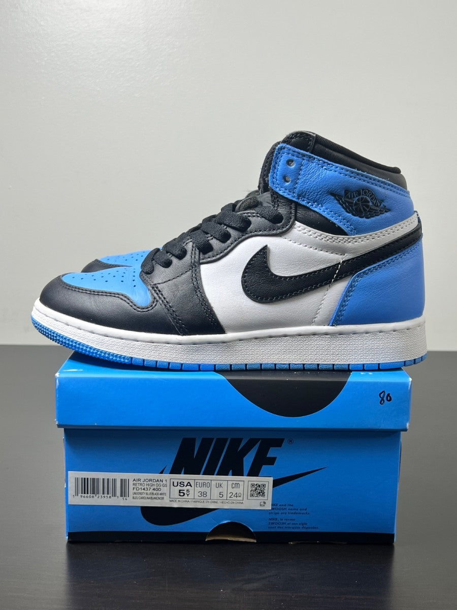 Jordan 1 Retro High OG UNC Toe (GS) (Size 5.5Y) - Image 3