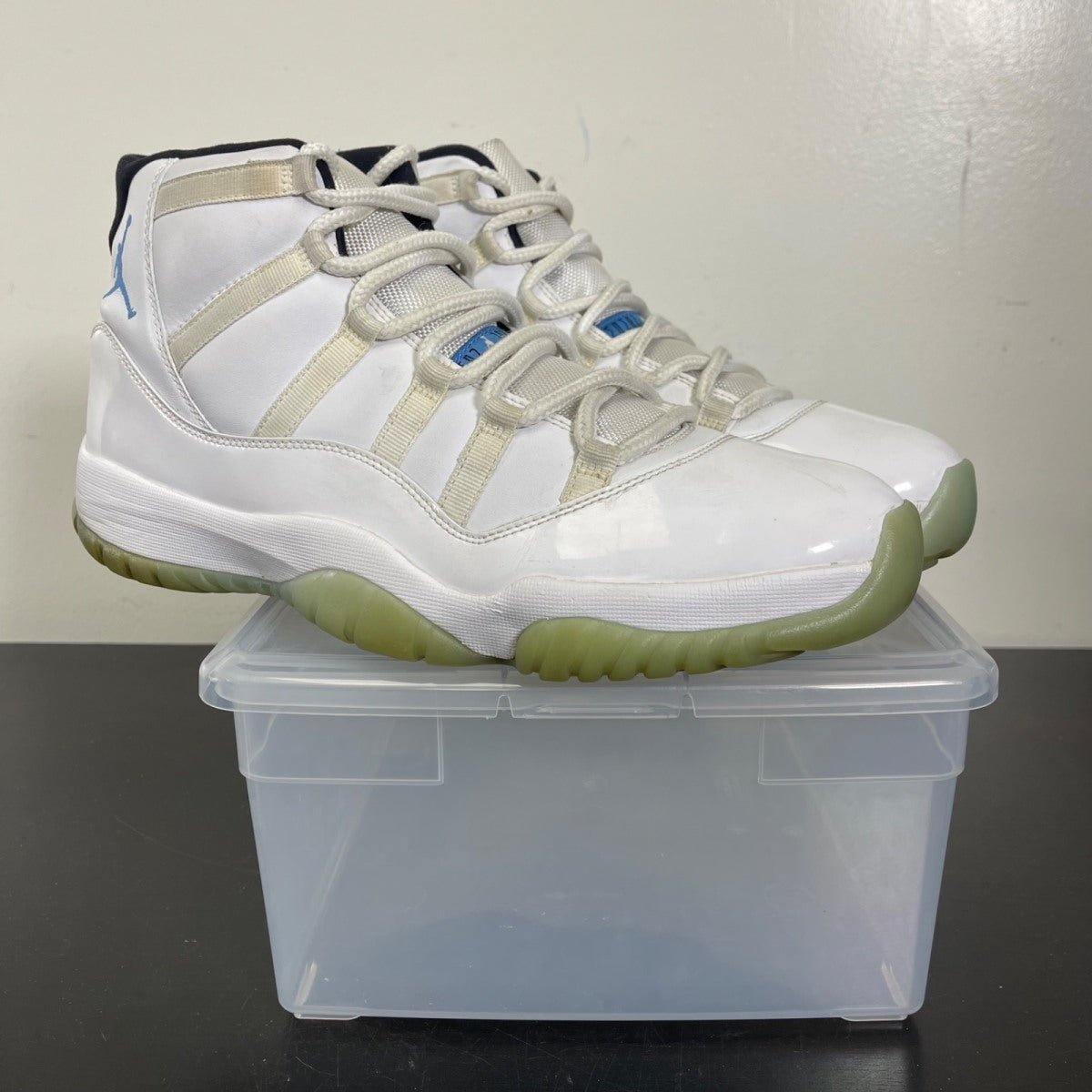 Jordan 11 Retro Legend Blue (2014) 12 (Moderately Worn Pre-Owned)JordanWhite/Black-Legend Blue - Image 1