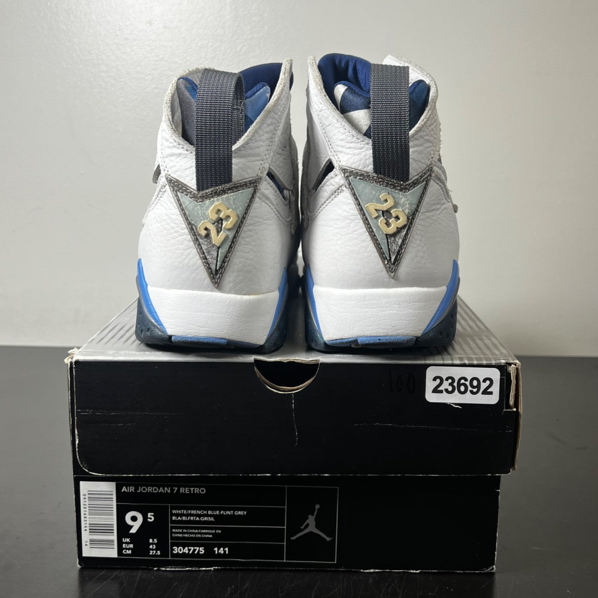 Jordan 7 Retro French Blue (2002) 9.5 (Heavily Worn Pre-Owned)JordanWhite/French Blue-Flint Grey - Image 5