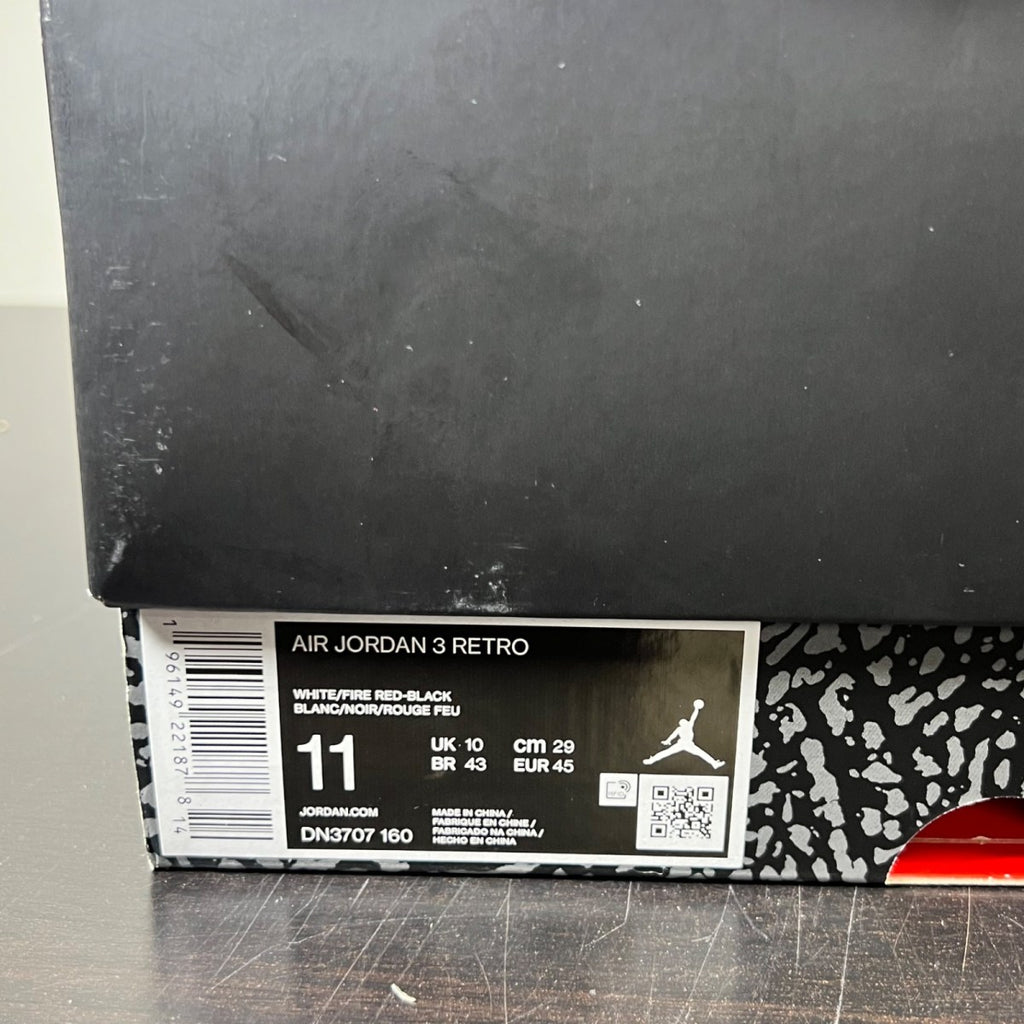 Jordan 3 Retro Fire Red (2022) 11 (Moderately Worn Pre-Owned)JordanWhite/Fire Red/Cement Grey/Black - Image 6