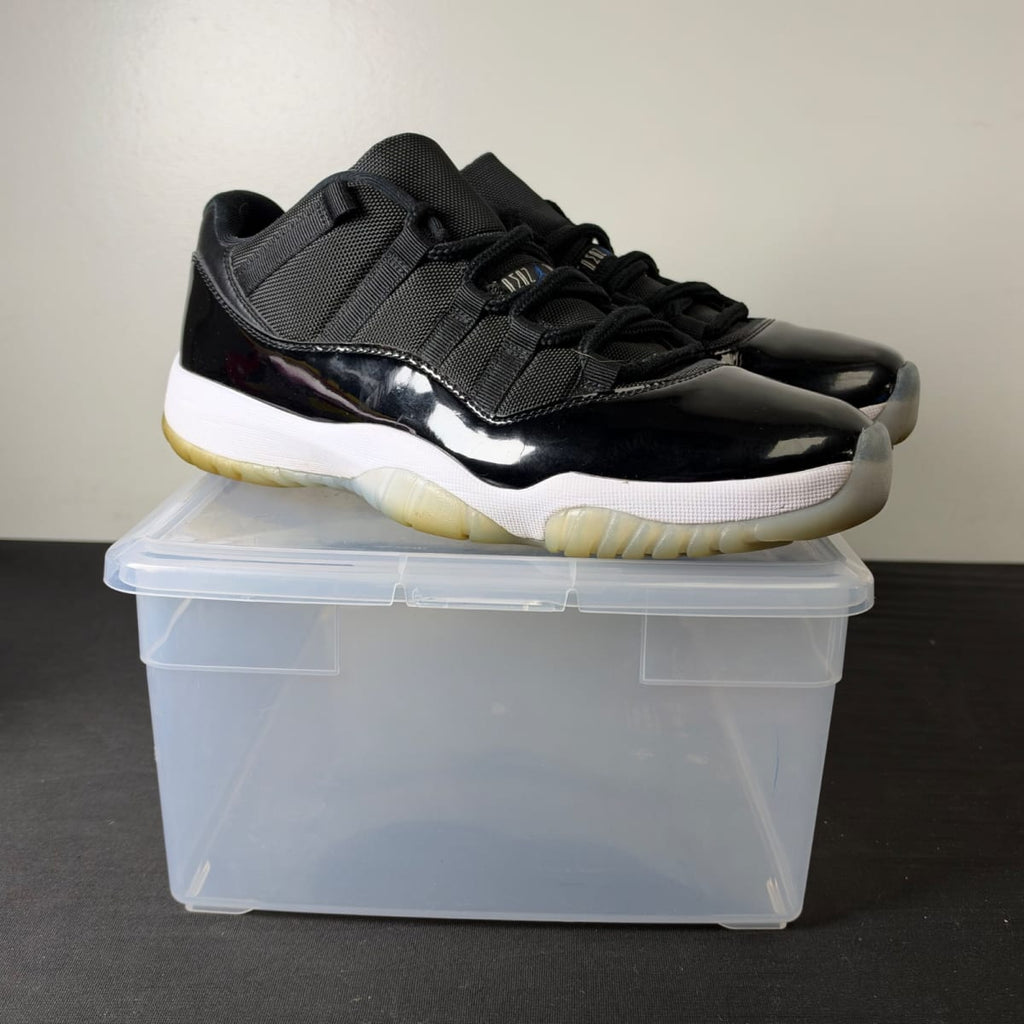 Jordan 11 Retro Low Space Jam (Size 9.5) - aux