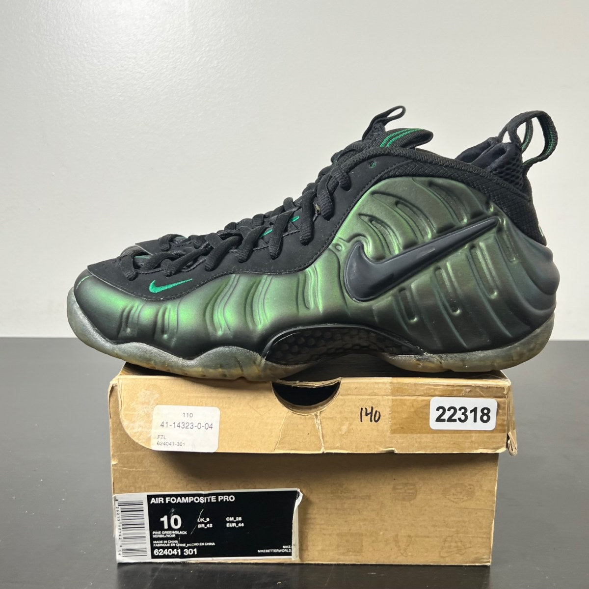 Nike Air Foamposite Pro Pine Green 10 (Moderately Worn Pre-Owned)NikePine Green/Black - Image 3