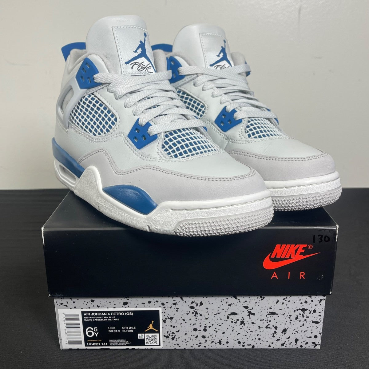Jordan 4 Retro Military Blue (2024) (GS) 6.5Y (Moderately Worn Pre-Owned)JordanOff-White/Military Blue/Neutral Grey - Image 7