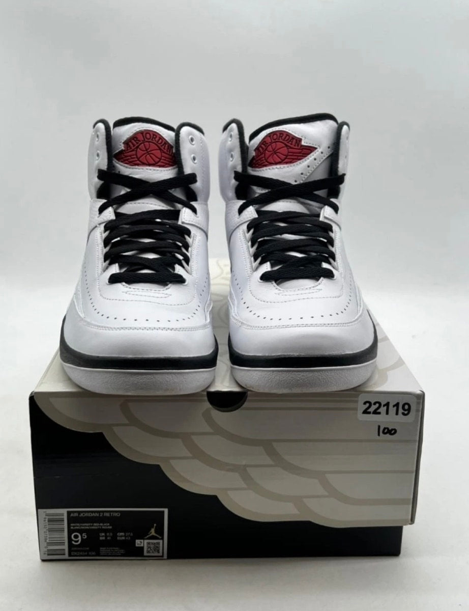 Jordan 2 Retro OG Chicago (2022) 9.5 (Lightly Worn Pre-Owned)JordanWhite/Varsity Red/Black - Image 2