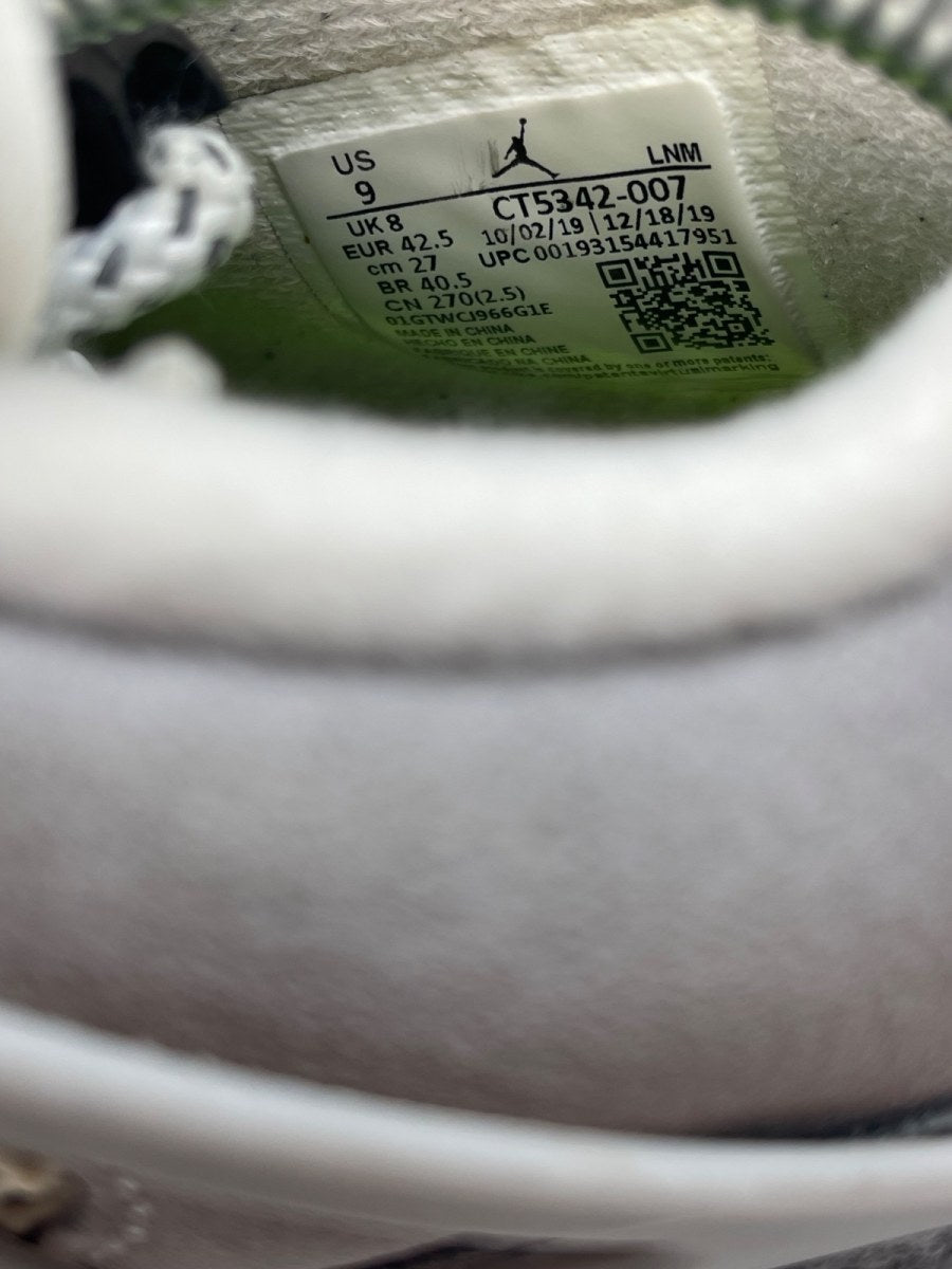 Jordan 4 Retro SE 95 Neon 9 (Moderately Worn Pre-Owned)JordanCool Grey/Volt-Wolf Grey-Anthracite - Image 8