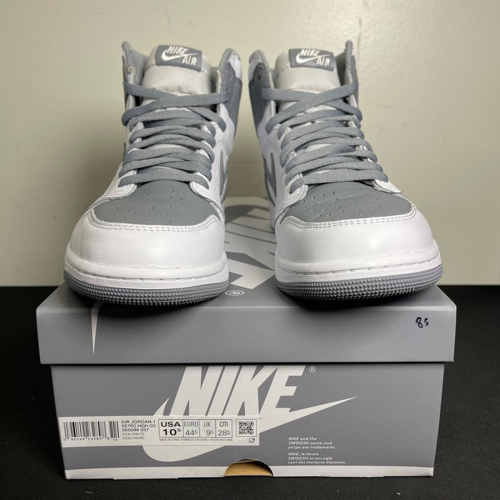 Jordan 1 Retro High OG Stealth (Size 10.5) - aux