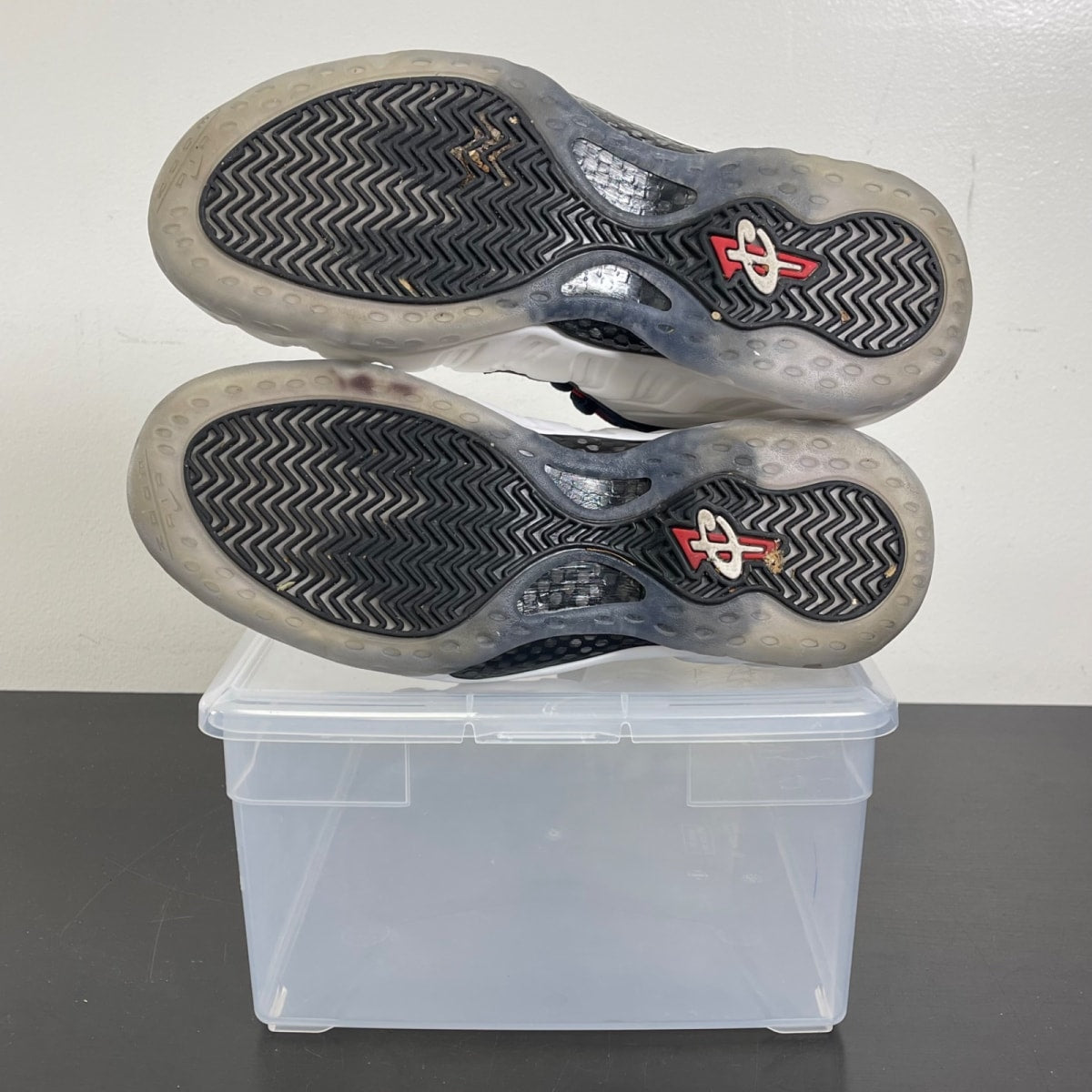 Nike Air Foamposite One Olympic 10 (Moderately Worn Pre-Owned)NikeObsidian/University Red-Metallic Gold-White - Image 5