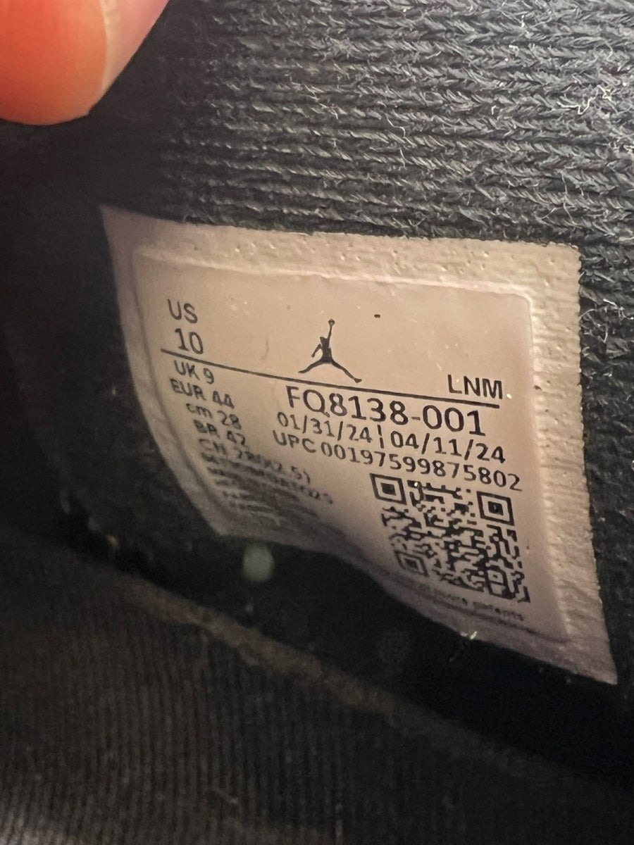 Jordan 4 Retro White Thunder 10 (Moderately Worn Pre-Owned)JordanBlack/White/Black - Image 6