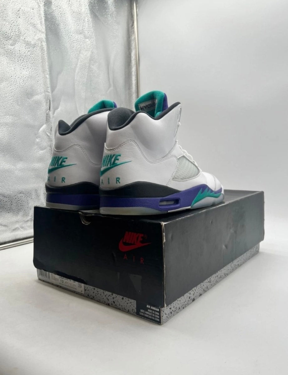 Jordan 5 Retro Grape (2025) 13 (Moderately Worn Pre-Owned)JordanWhite/Grape Ice-New Emerald - Image 3