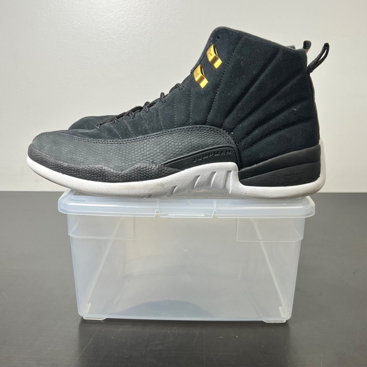 Jordan 12 Retro Reverse Taxi 11 (Moderately Worn Pre-Owned)JordanBlack/White-Taxi-Black - Image 3