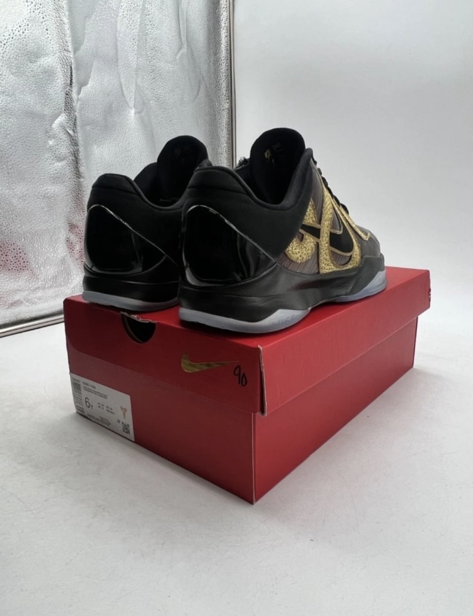 Nike Kobe 5 Year of the Mamba Eggplant (GS) 6Y (Lightly Worn Pre-Owned)NikeEggplant/Black/Metallic Gold - Image 5