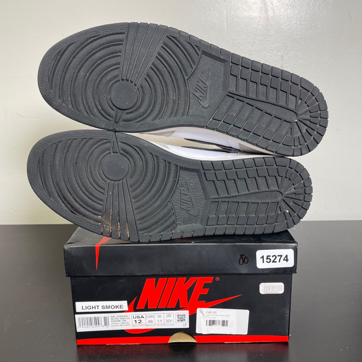Jordan 1 Retro High Light Smoke Grey 12 (Moderately Worn Pre-Owned)JordanWhite/Black-Light Smoke Grey-Varsity Red - Image 5