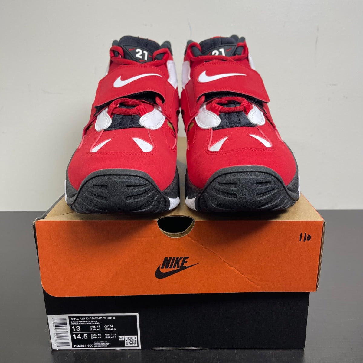 Nike Air Diamond Turf 2 Red Gold (2026) 13 (Moderately Worn Pre-Owned)NikePrime Red/Black/Metallic Gold/White - Image 2