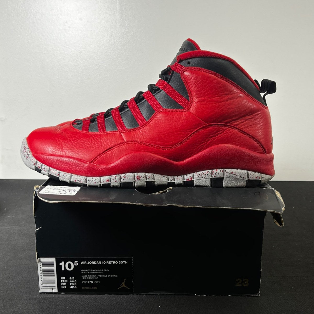 Jordan 10 Retro Bulls Over Broadway 10.5 (Moderately Worn Pre-Owned)JordanGym Red/Black-Wolf Grey - Image 3