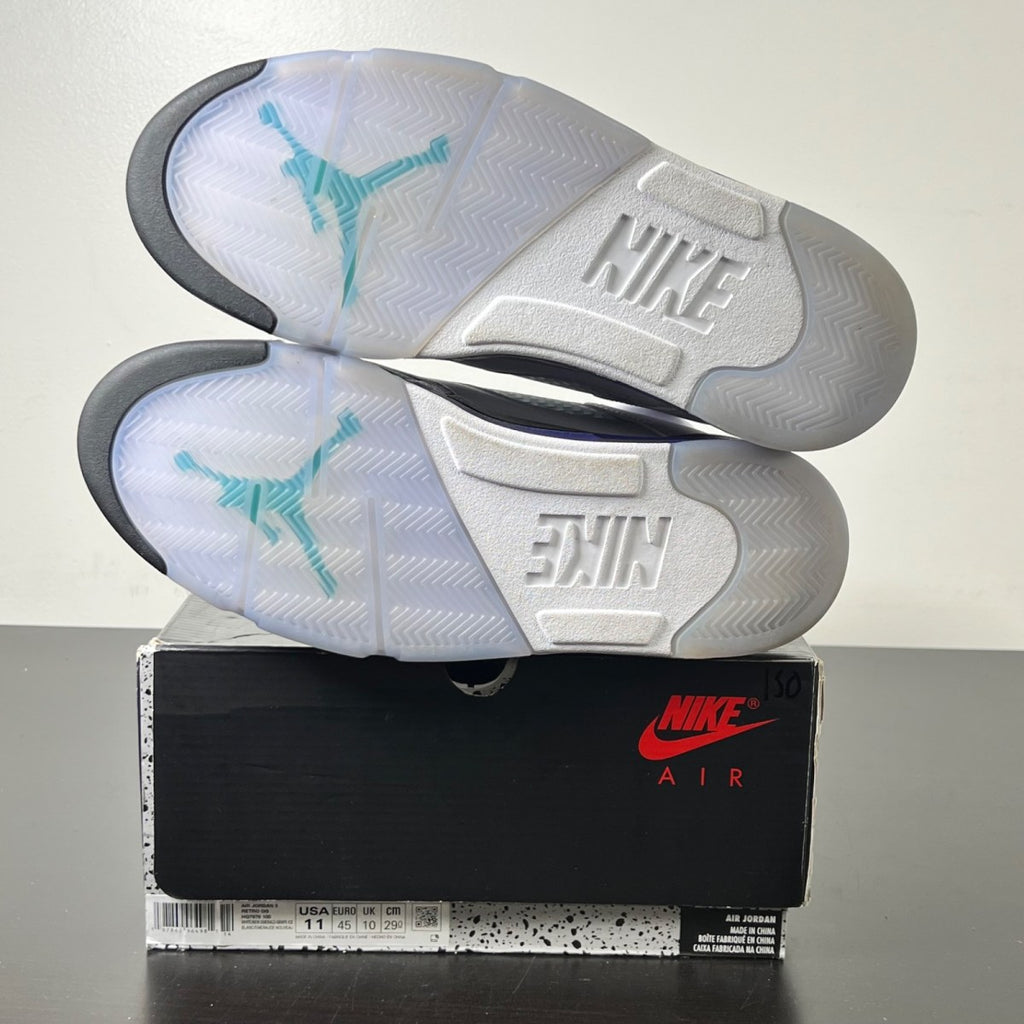 Jordan 5 Retro Grape (2025) 11 (Lightly Worn Pre-Owned)JordanWhite/Grape Ice-New Emerald - Image 5