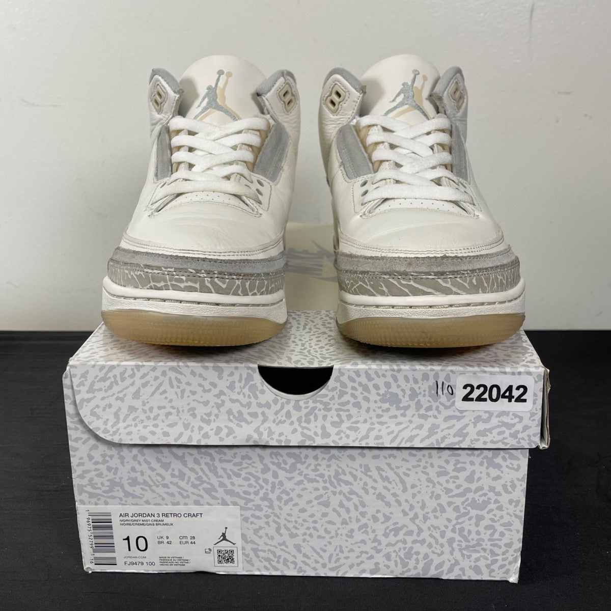 Jordan 3 Retro Craft Ivory 10 (Moderately Worn Pre-Owned)JordanIvory/Grey Mist/Cream - Image 2