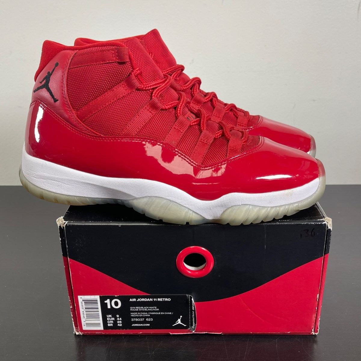 Jordan 11 Retro Win Like 96 10 (Moderately Worn Pre-Owned)JordanGym Red/Black-White - Image 1